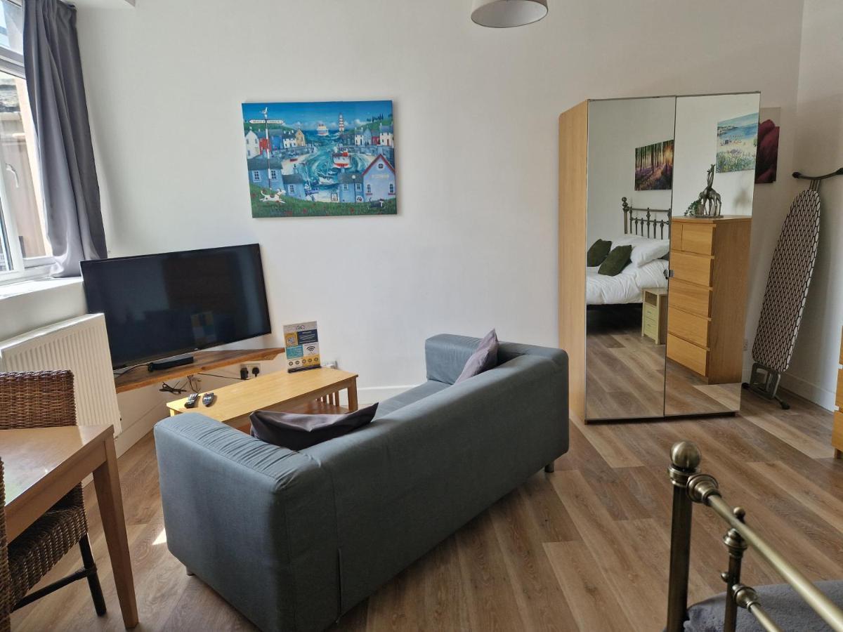 Direct Booking Prices, Studio Apartment, Free Parking, Wifi, Central, Quiet Exeter Luaran gambar